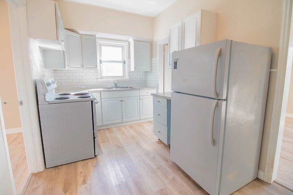 595 King St - Photo 2 of 12