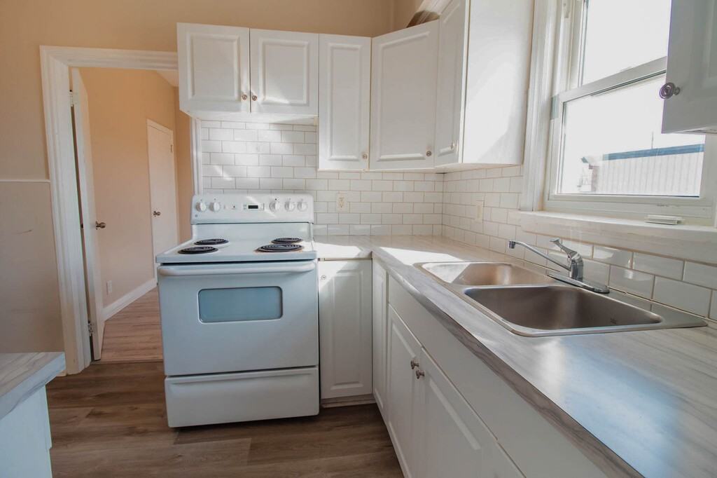 595 King St - Photo 3 of 12