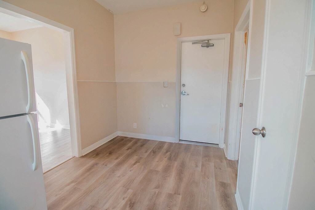 595 King St - Photo 4 of 12