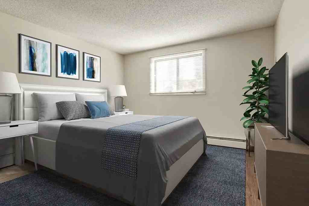 Hudson Court - Photo 3 of 44