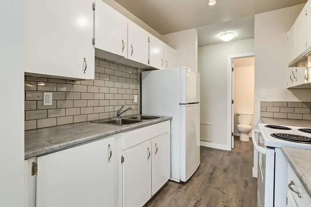 Hudson Court - Photo 7 of 44