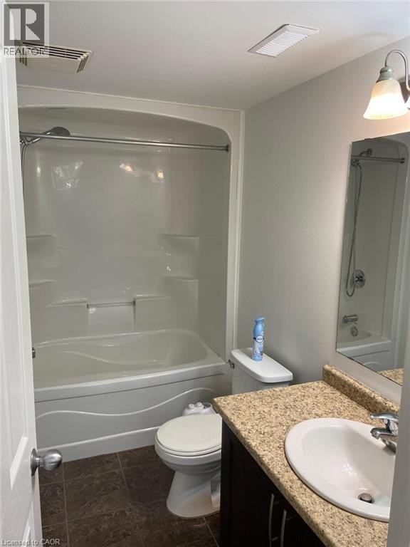 32 Elmsdale Dr - Photo 6 of 10