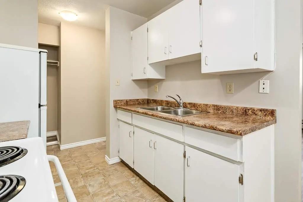 Beaumont Manor - Photo 6 of 13