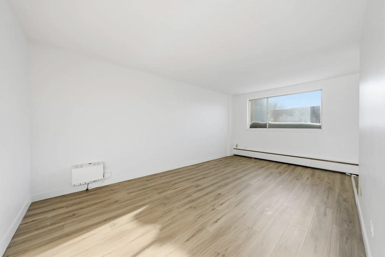 Lord Robinson Apartments - Photo 3 of 33