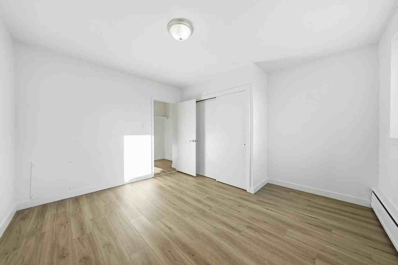 Lady Robinson Apartments - Photo 3 of 23