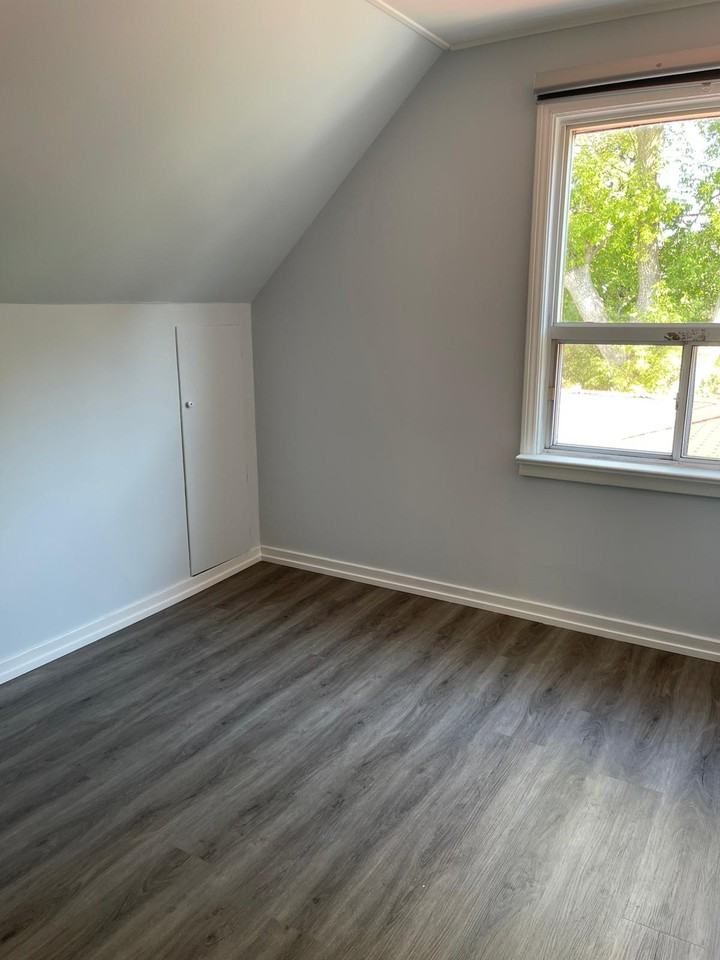 1 Southmead Rd - Photo 2 of 12