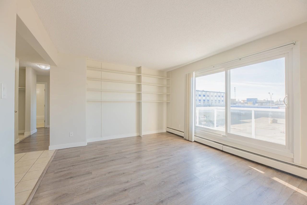 Mary Ann Manor - Photo 6 of 41