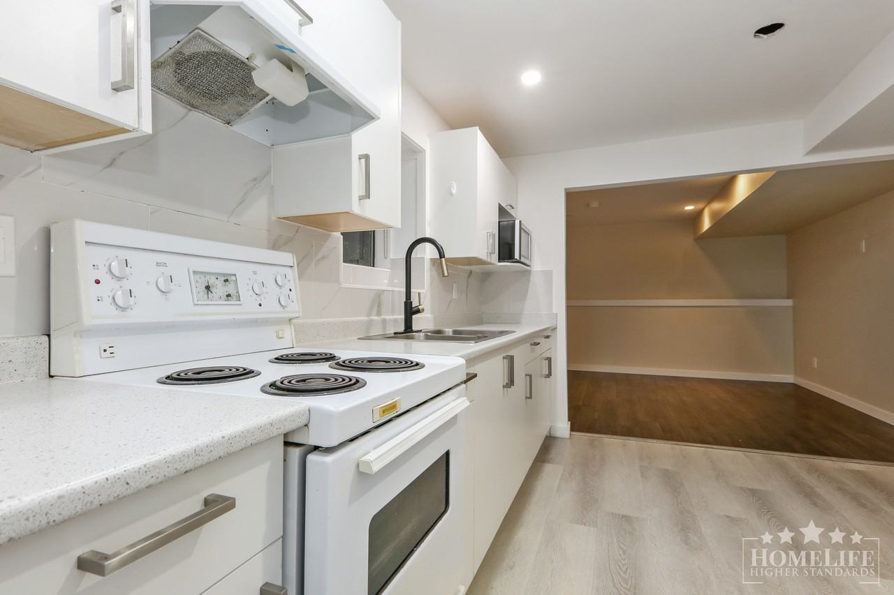 6532 Dayton Dr - Photo 5 of 15