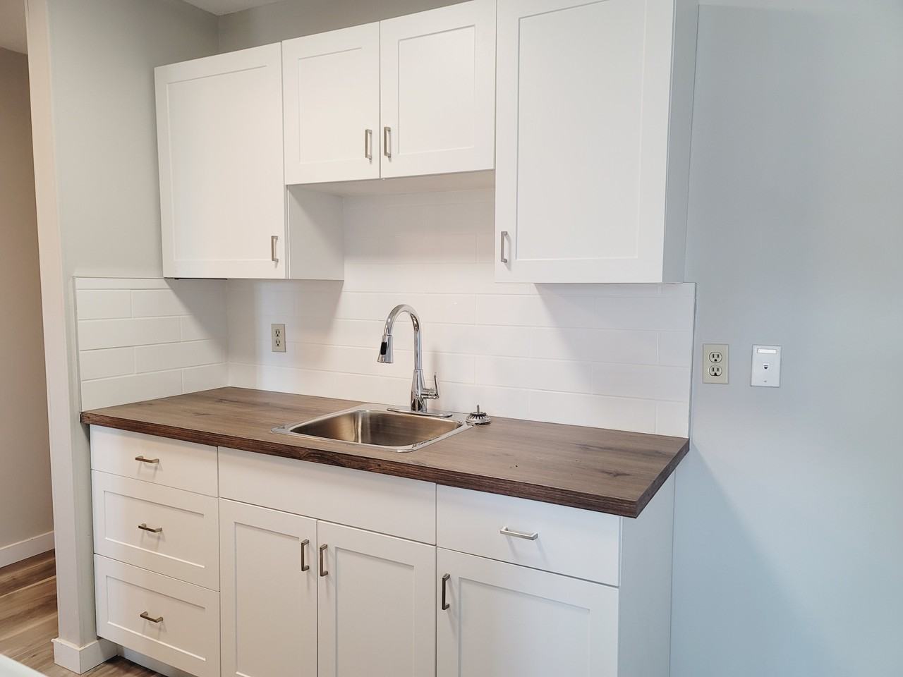 10140 156 St Nw - Photo 4 of 21