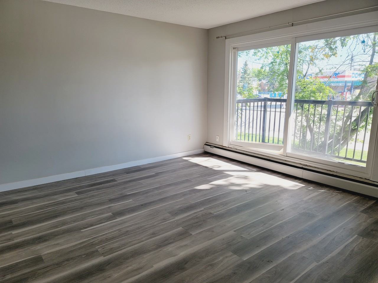 10140 156 St Nw - Photo 7 of 21