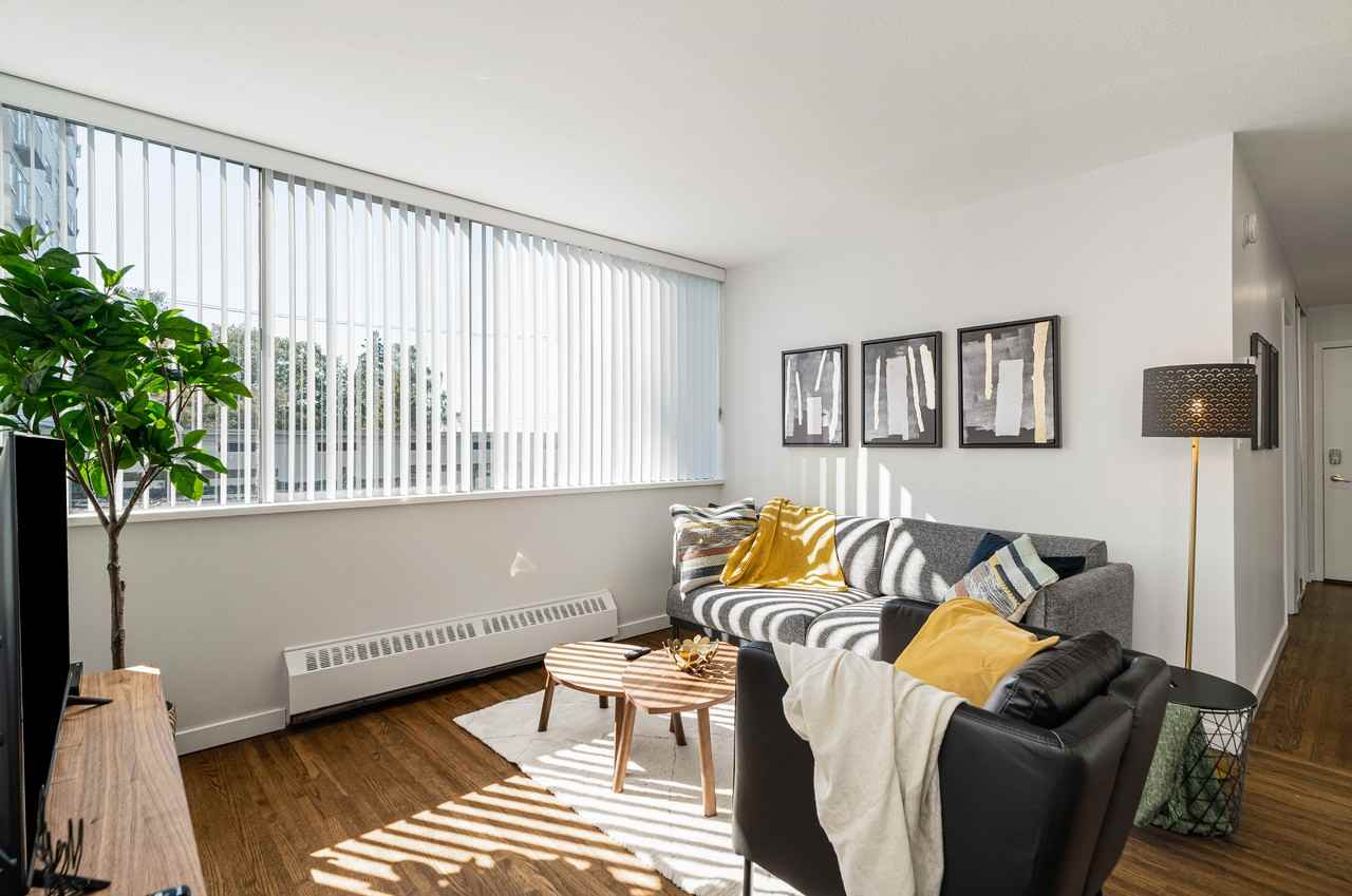 1750 Davie St - Photo 5 of 17