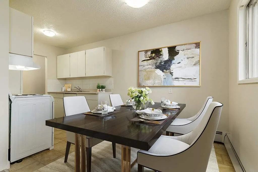 Lakewood Manor - Photo 3 of 11