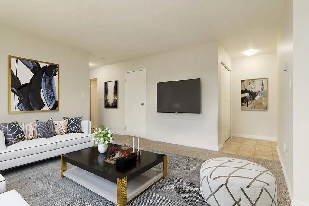 Lakewood Manor - Photo 4 of 11