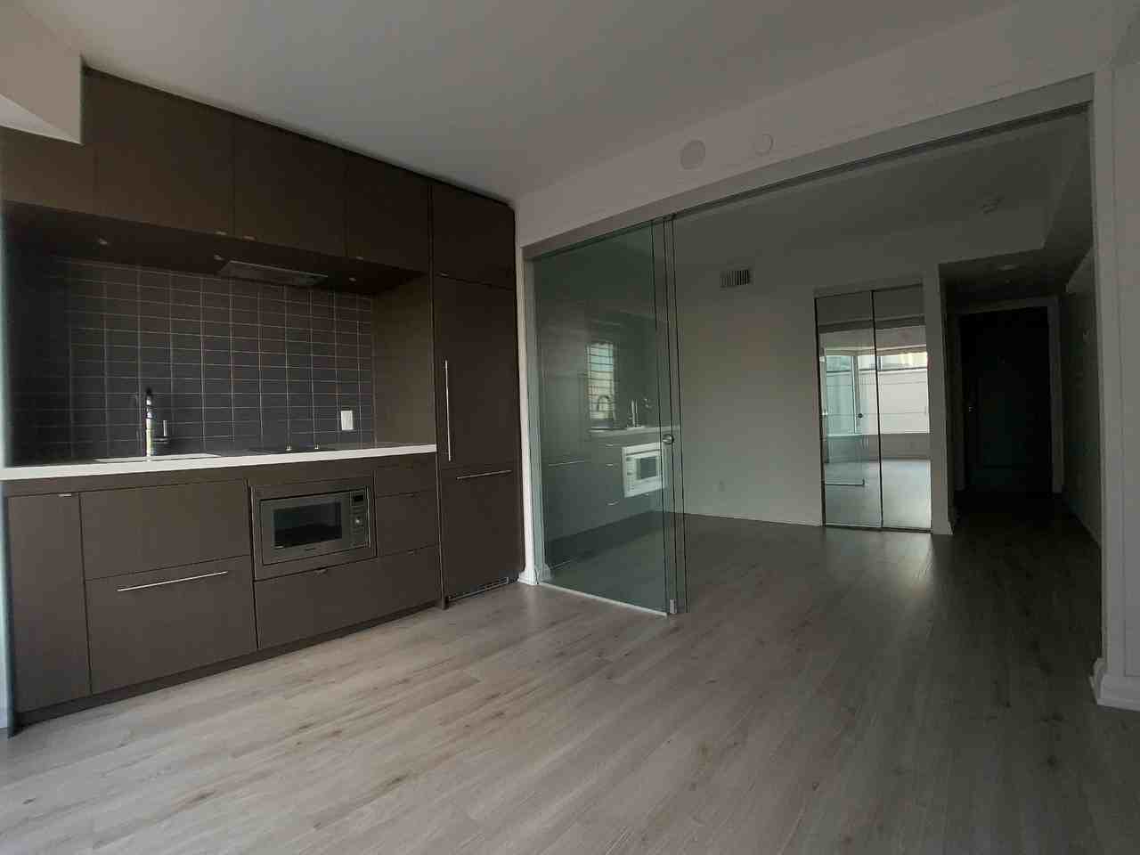 155 Yorkville Ave - Photo 3 of 27