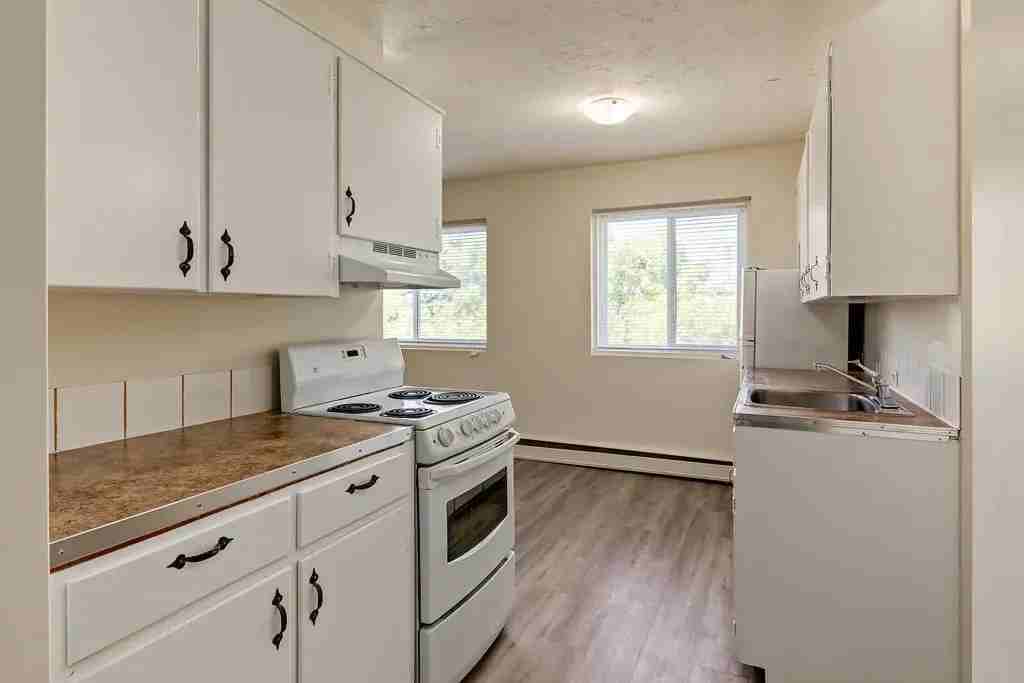 The Regent - Photo 4 of 24