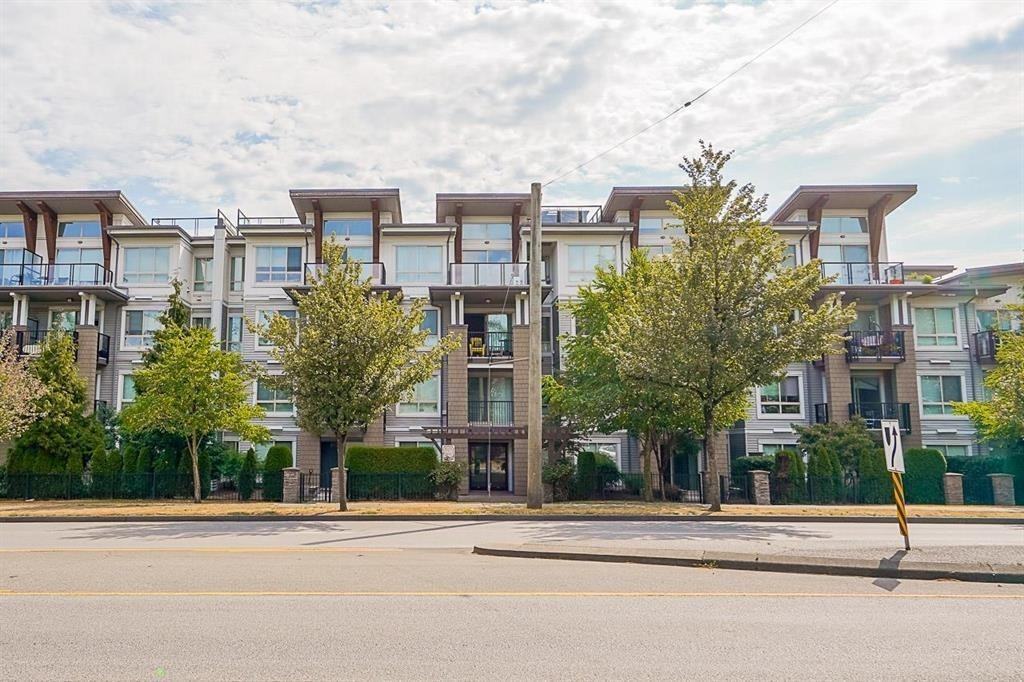 6688 120 St - Photo 2 of 22