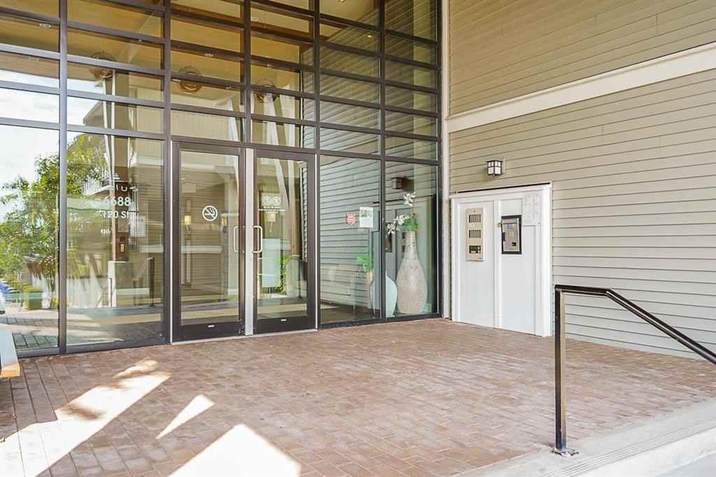 6688 120 St - Photo 3 of 22