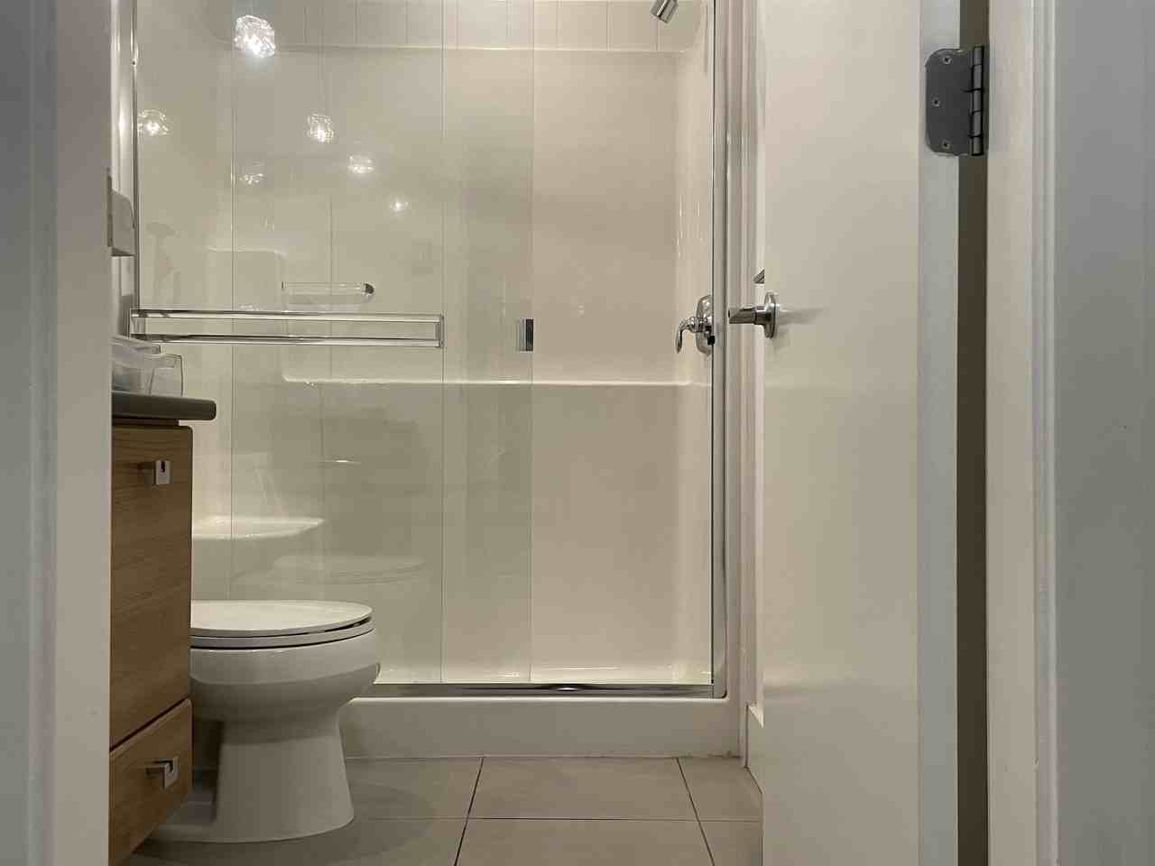 6688 120 St - Photo 7 of 22