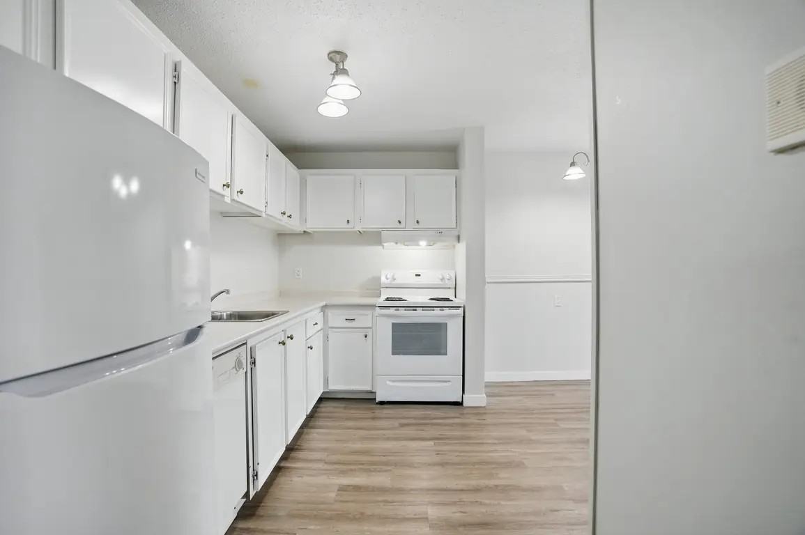 Chancellor Gate - Photo 5 of 26