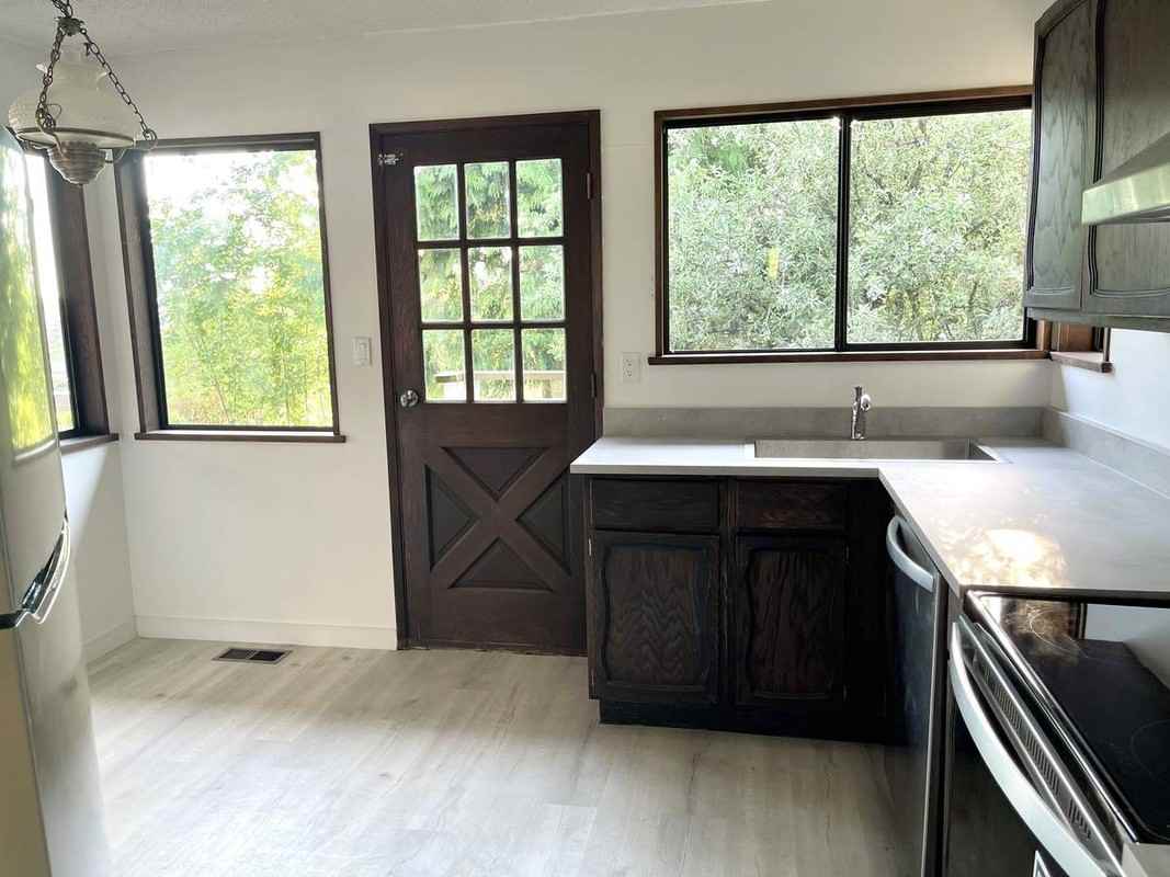 2133 Sperling Ave #TOP - Photo 4 of 37