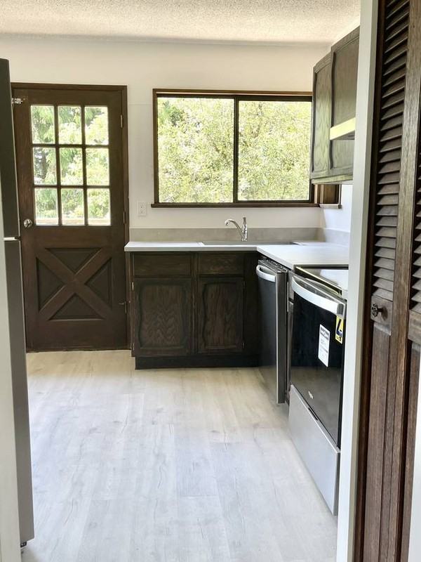 2133 Sperling Ave #TOP - Photo 7 of 37