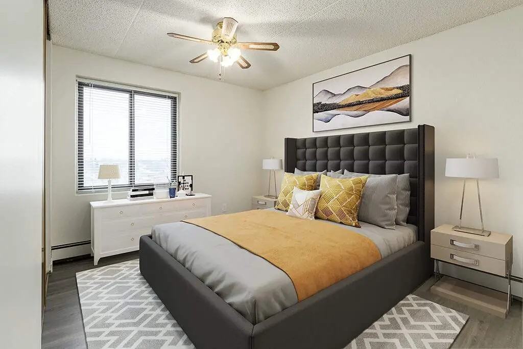 Mayfair Manor - Photo 4 of 34