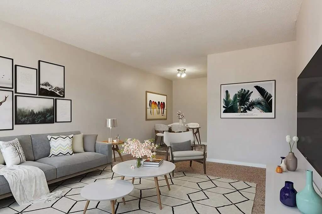 Charles Manor - Photo 4 of 19