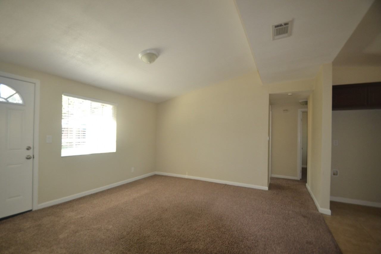 227 Zenith Ave - Photo 2 of 15