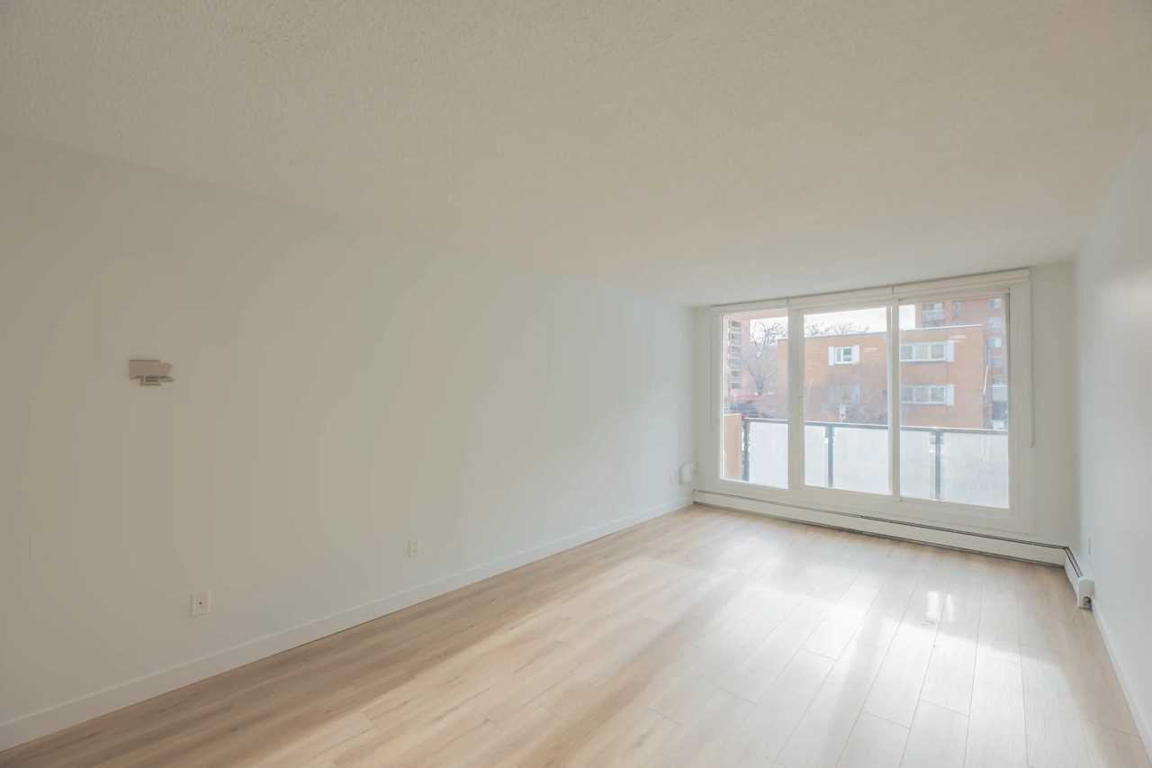 The Rundle - Photo 2 of 35