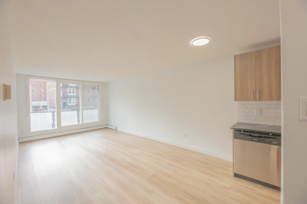 The Rundle - Photo 6 of 35