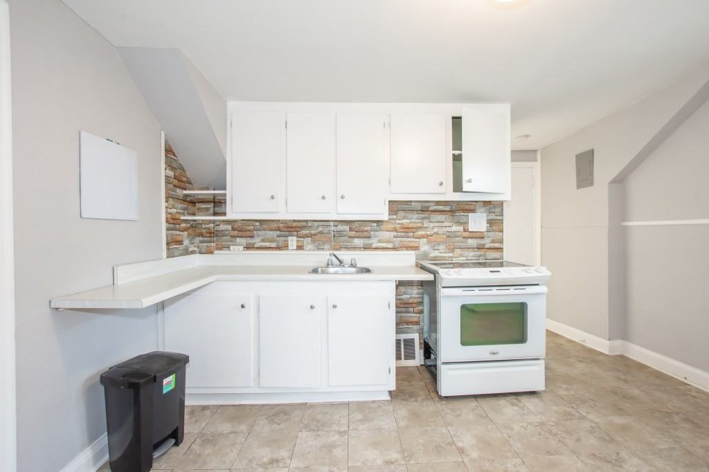 43 River Rd - Photo 3 of 13