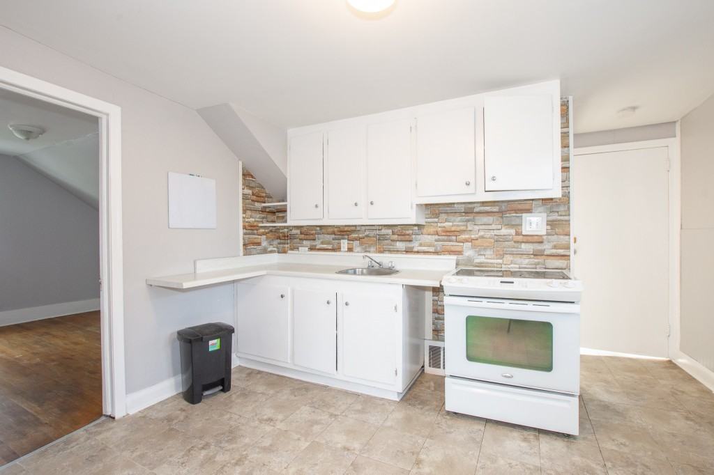 43 River Rd - Photo 4 of 13