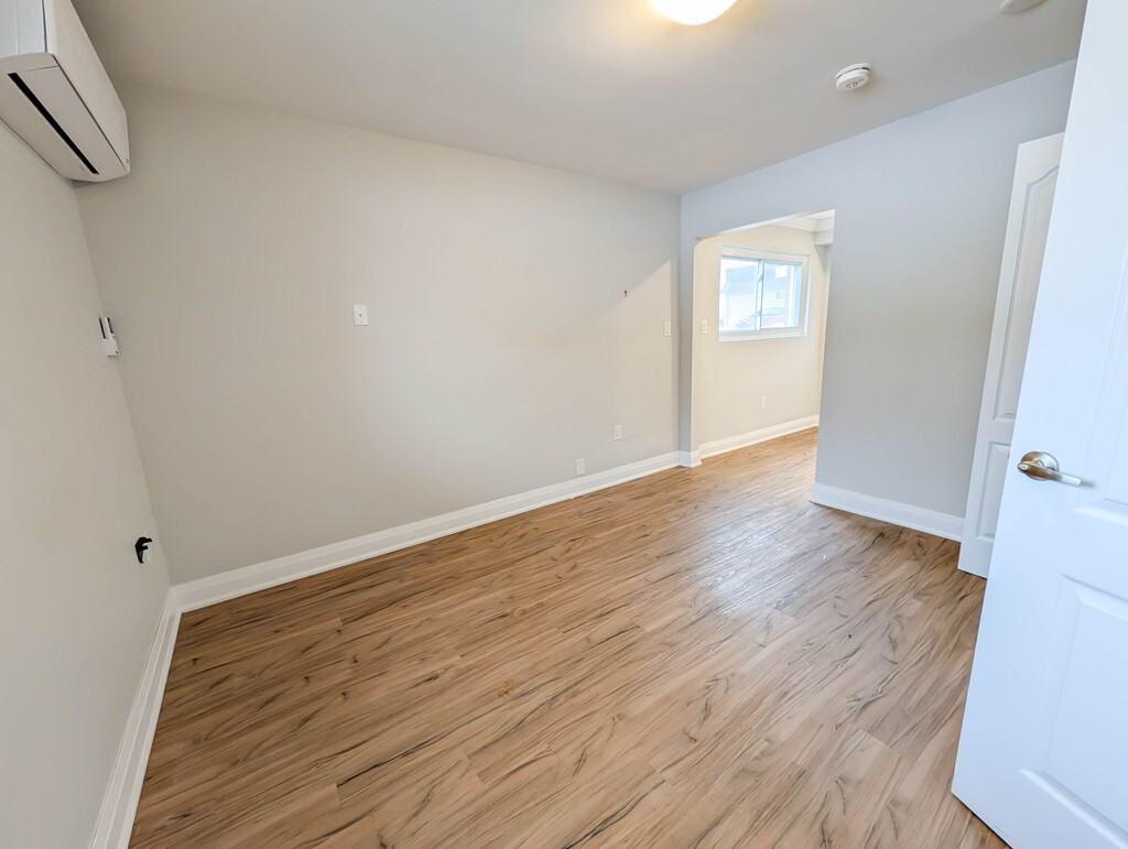 81 Empire St - Photo 7 of 11