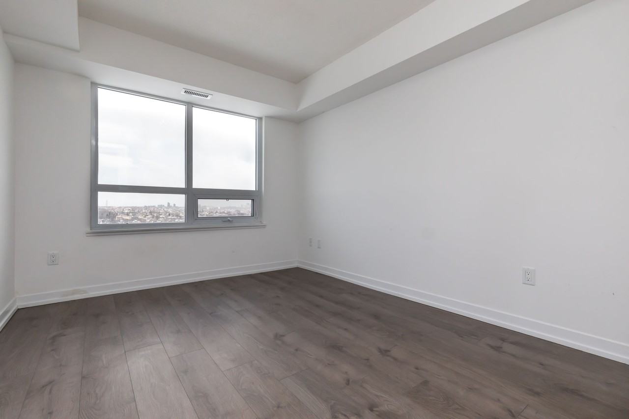 1410 Dupont St #1705 - Photo 5 of 8