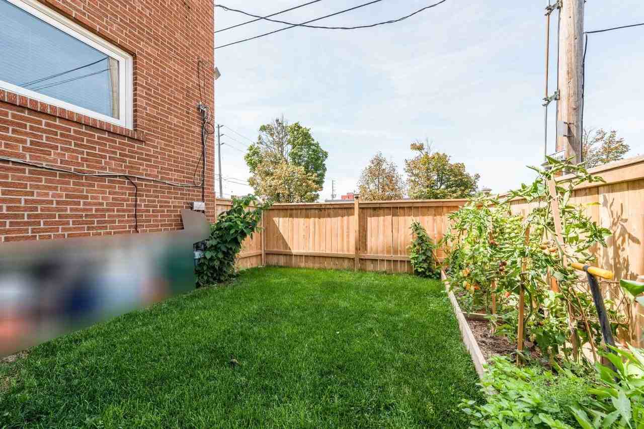 2724 Lake Shore Blvd W - Photo 5 of 25