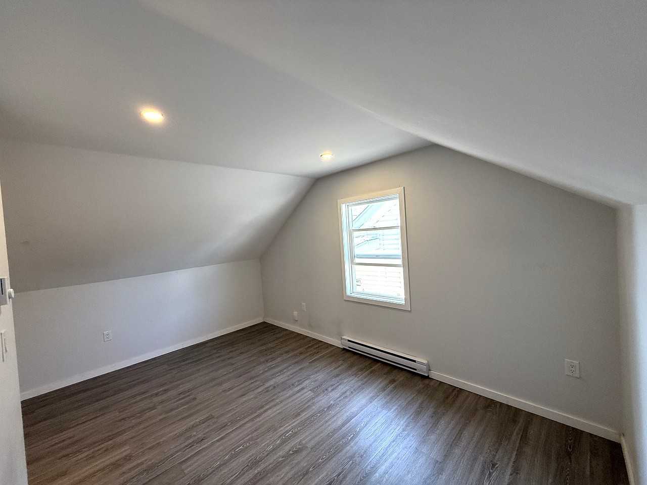 3117 Renfrew Street - Photo 5 of 12