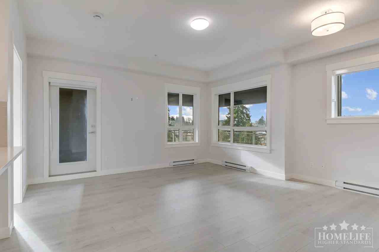 33886 Pine St - Photo 4 of 23