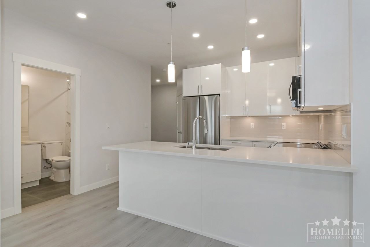 33886 Pine St - Photo 7 of 23