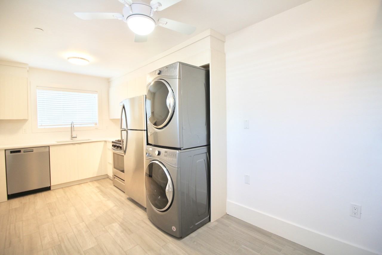 1548 64th Ave W - Photo 2 of 8