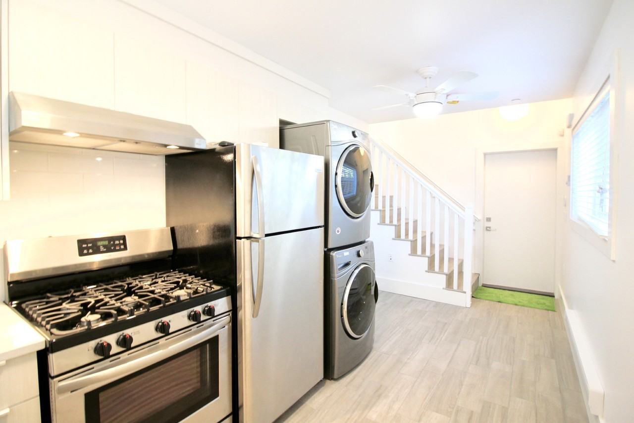 1548 64th Ave W - Photo 3 of 8