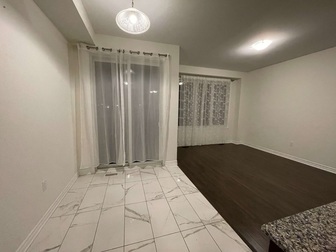 56 Circus Cres - Photo 4 of 9