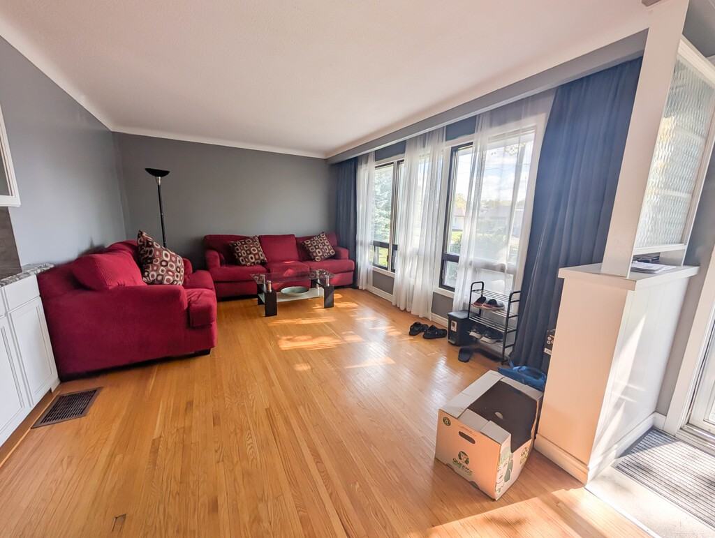 6930 Whitman Ave - Photo 2 of 16