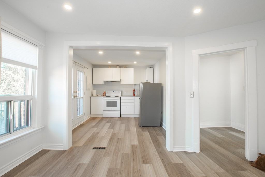 204 Sanford Ave S - Photo 5 of 19