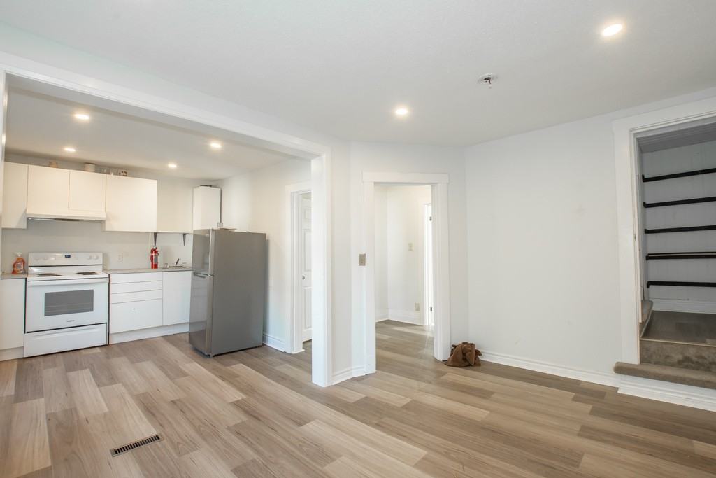 204 Sanford Ave S - Photo 6 of 19