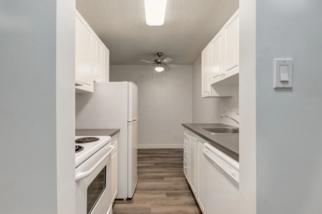 Sunnyside Gardens - Photo 2 of 31