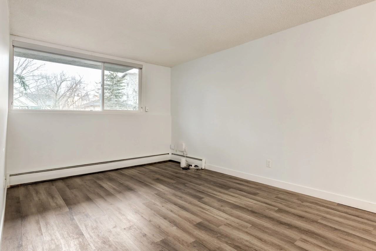 Sunnyside Gardens - Photo 4 of 31