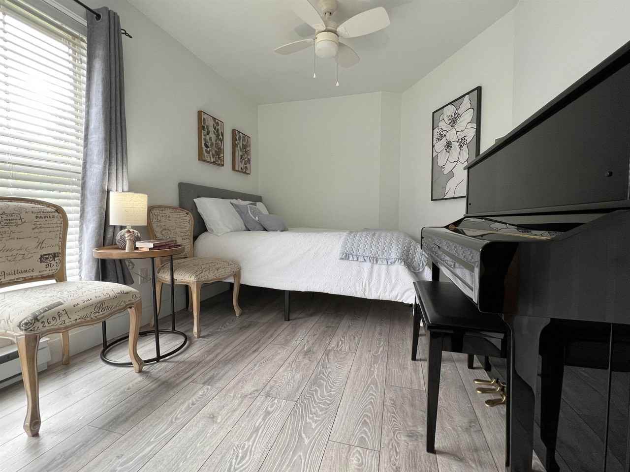 332 Lonsdale Ave #129 - Photo 4 of 50