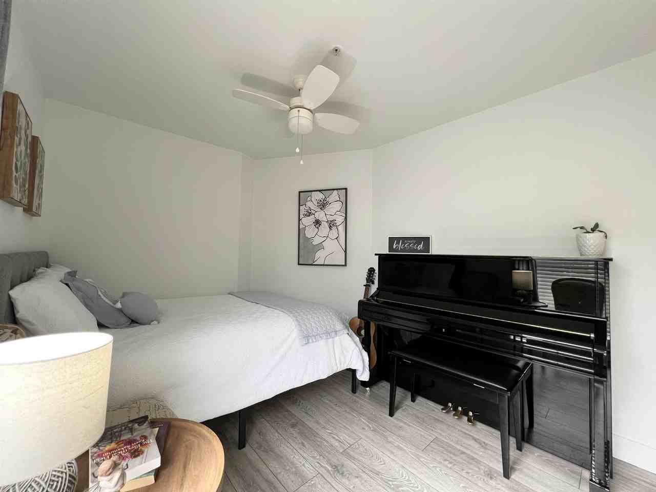 332 Lonsdale Ave #129 - Photo 5 of 50