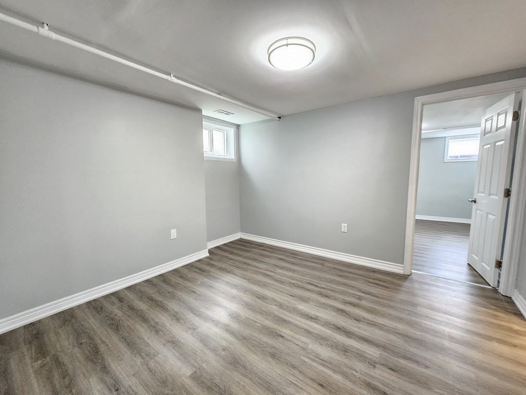 209 Killaly St E - Photo 2 of 17