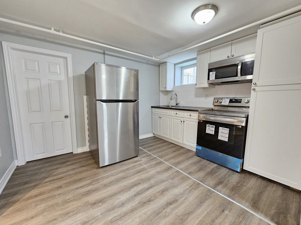 209 Killaly St E - Photo 4 of 17